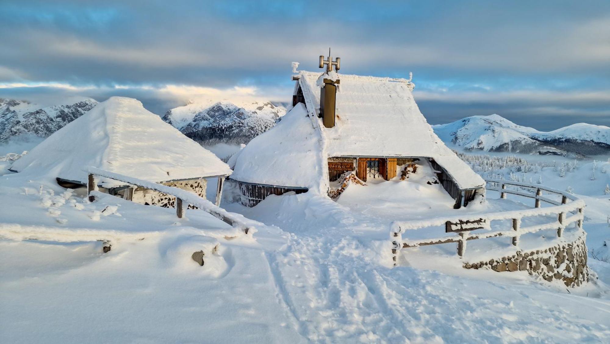 Villa Koca Ojstrica - Velika Planina à Stahovica Extérieur photo